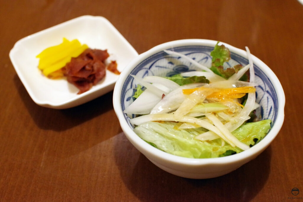 サラダと香の物