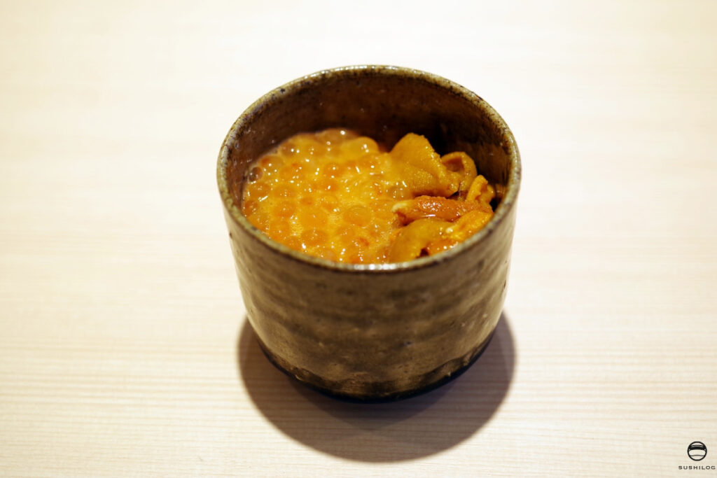 海胆と裏ごしいくらの小丼