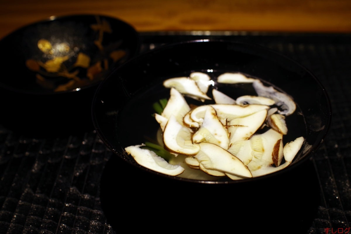 無名椀：真鯛の炭火焼きと松茸