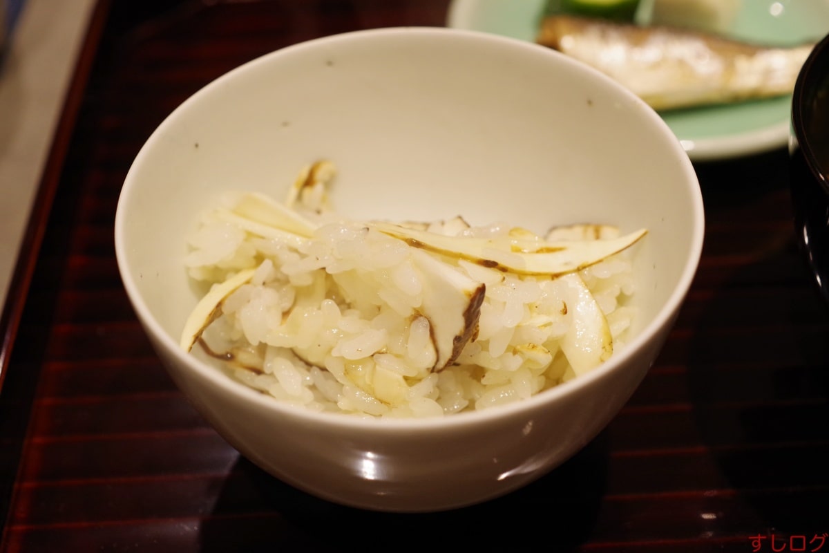 お食事：松茸ご飯02