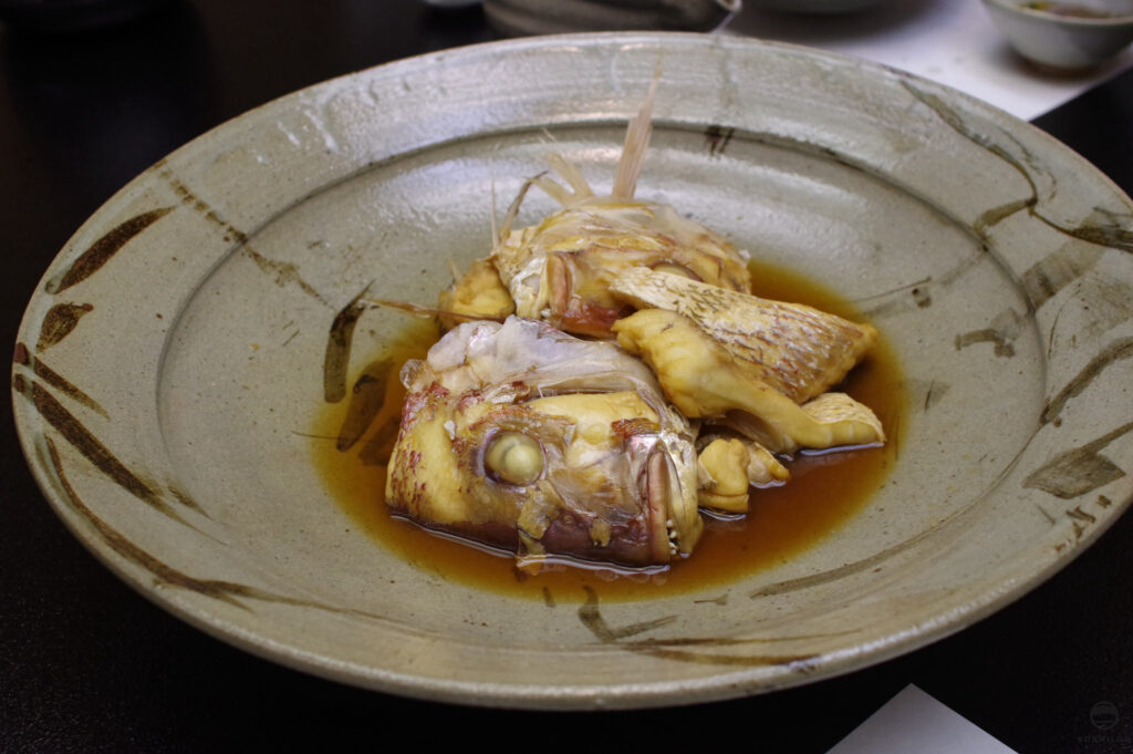 鯛のカマの煮つけ