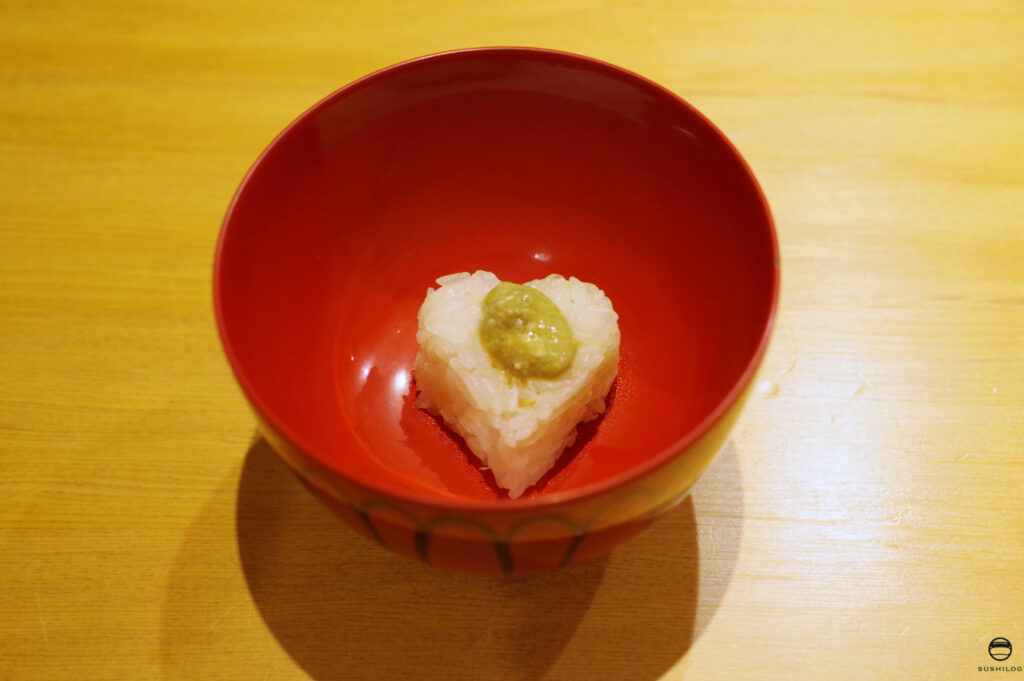 ズワイガニの蒸し寿司