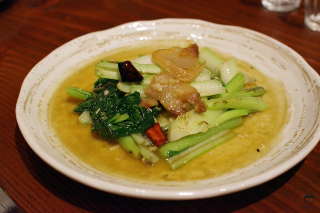 自家製干し肉、青菜強火炒め