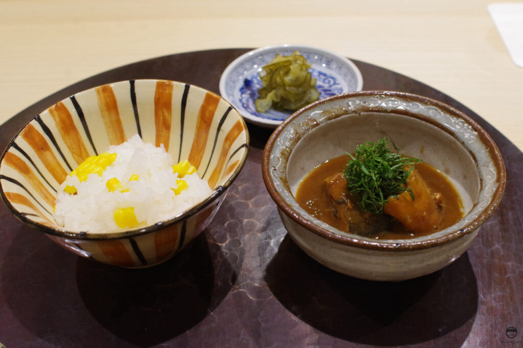 お食事：トウモロコシご飯と鮎のうるか煮