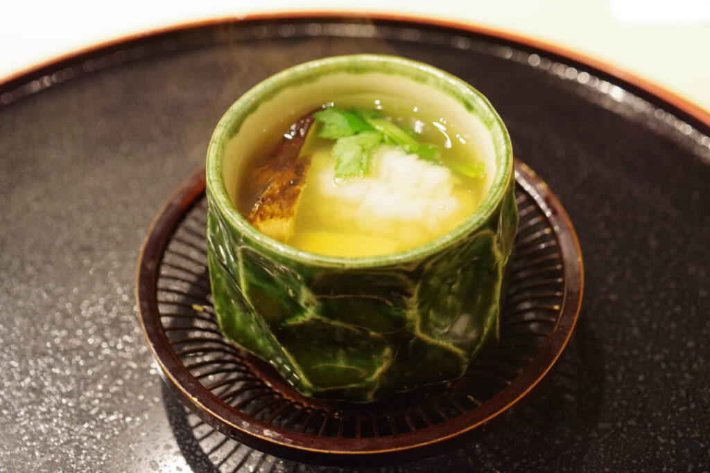 鱧と松茸の吸い物