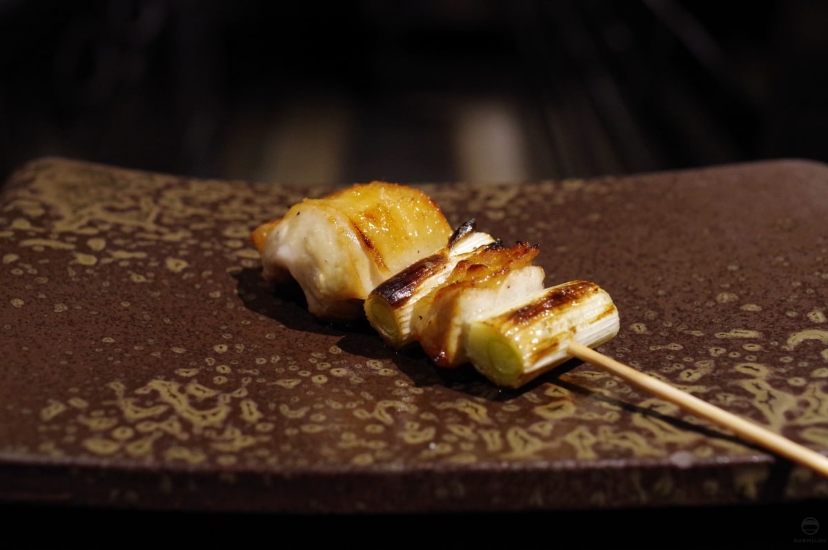 焼鳥の枠を広げる！美味しくて楽しい鶏料理！六本木「YAKITORI燃(もえ)es」 | すしログ