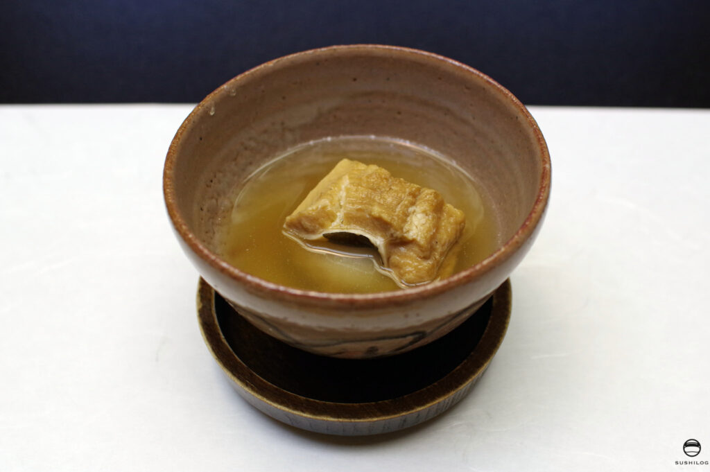 穴子の蒸し物とお餅で包んだ御赤飯