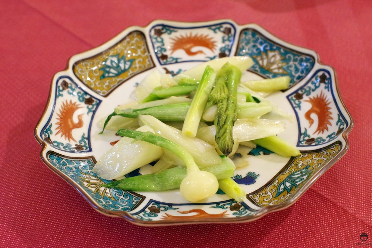 春季蔬菜(伊那谷産山菜の塩味炒め)
