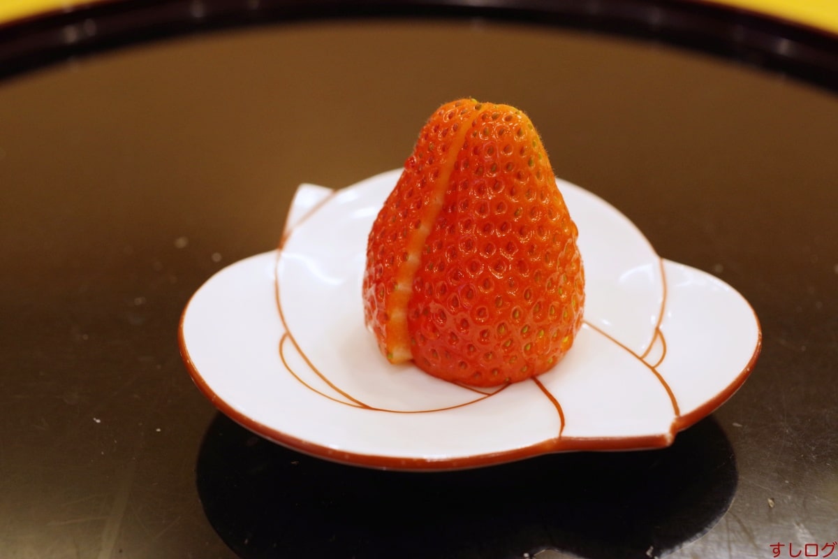 天ぷら車斉藤いちご園の朝づみイチゴ