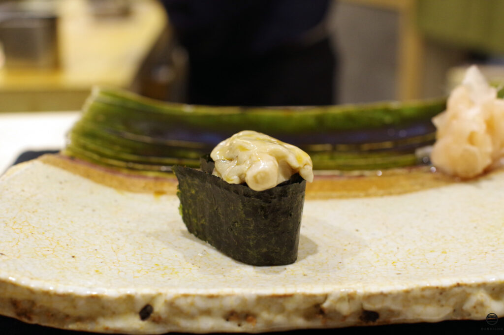 牡蠣の粟酢漬け（あわずづけ）の軍艦